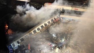 希臘2輛火車對撞！翻覆起火已釀26死