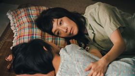 鄭秀文飾演寄宿家庭母親。（圖／甲上提供）