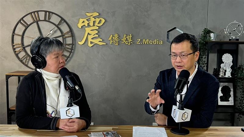 遭諷萬用插頭！羅智強：別以為去這也插上