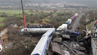 希臘火車互撞升至32死85傷　事故原因不明