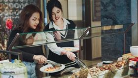 台北新板希爾頓酒店悅市集祭出「38有理．我來寵妳」婦女節超狂優惠。（圖／旅宿業者提供）