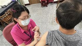 接種次世代疫苗(彰化縣政府提供)