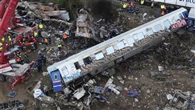 ▲希臘火車對撞。（圖／美聯社／達志影像）