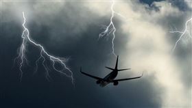 飛機，閃電，亂流
（示意圖／翻攝自Pixabay）
