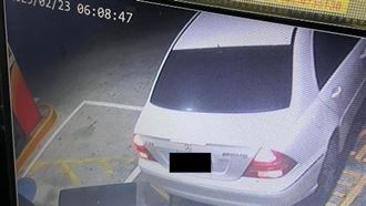 油加300沒帶錢！賓士C320「半小時會回來付」　站員怒了：已經欠9天