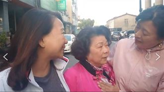 蔡培慧、蔡培慧媽媽。(圖/蔡培慧競選總部提供)