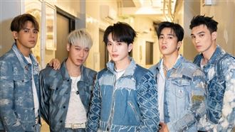 五堅情 滾石唱片提供