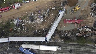 希臘火車事故奪57命　未裝自動防對撞系統釀禍（圖／美聯社／達志影像）