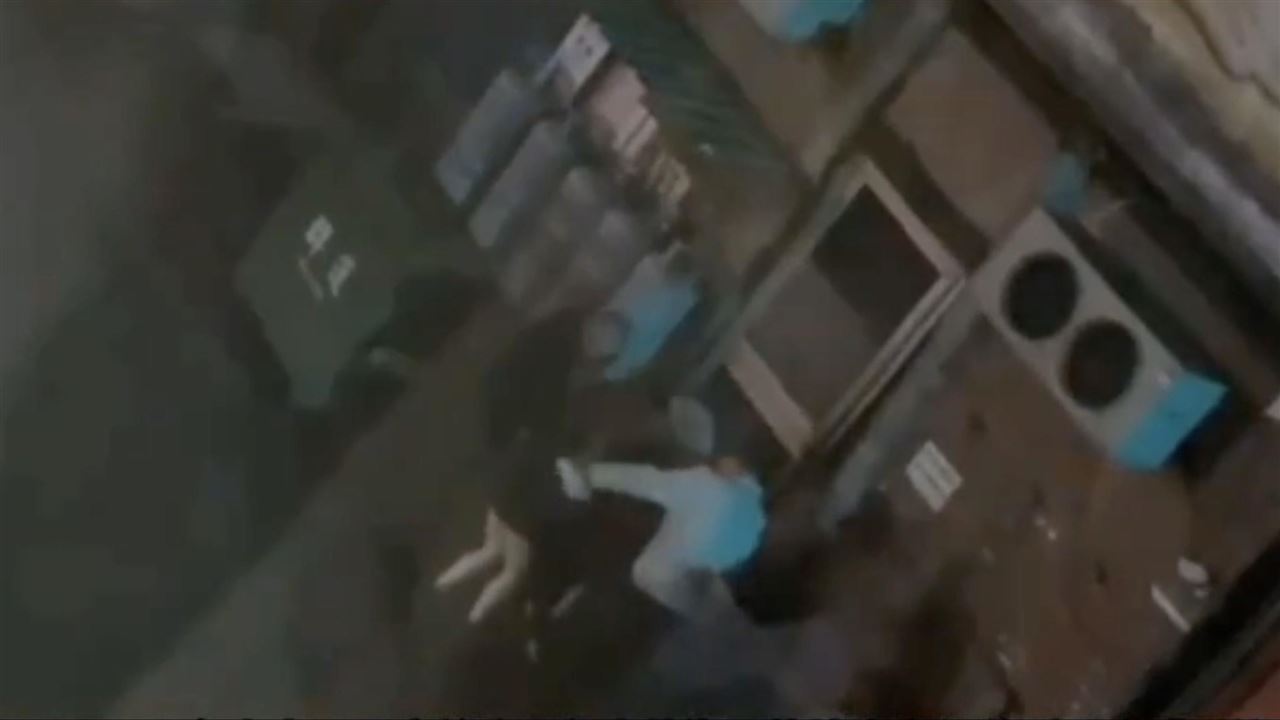 台南醋男圍毆猛踹！短裙女肉身勸架險走光