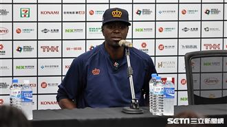 ▲世界棒球經典賽官辦熱身賽，荷蘭隊外野手柏納帝那（Roger Bernadina）出席賽後記者會。（圖／記者劉彥池攝影）