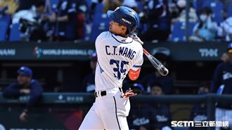 ▲世界棒球經典賽官辦熱身賽，富邦悍將內野手王正棠敲出二壘安打。（圖／記者劉彥池攝影）