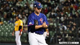 ▲世界棒球經典賽官辦熱身賽，台灣隊投手鄧愷威控球不穩，1個人都沒有解決被換下場。（圖／記者劉彥池攝影）