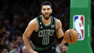 ▲泰坦（Jayson Tatum）帶領綠衫軍拚進2OT全場飆40分11籃板，仍讓尼克勇奪9連勝。（圖／美聯社／達志影像）