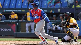 ▲世界棒球經典賽官辦熱身賽，古巴隊左外野手塞佩達斯（Yoenis Cespedes）。（圖／記者劉彥池攝影）