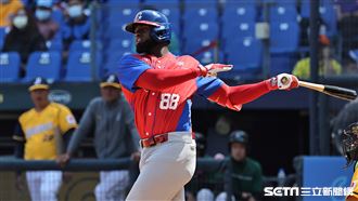 ▲世界棒球經典賽官辦熱身賽，古巴隊中外野手羅伯特（Luis Robert）。（圖／記者劉彥池攝影）