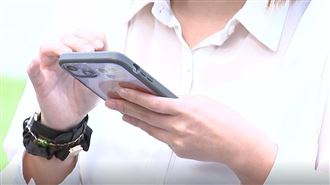 ▲滑手機（圖／新聞台）