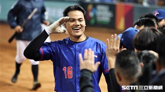 ▲世界棒球經典賽官辦熱身賽，台灣隊一壘手張育成開轟。（圖／記者劉彥池攝影）