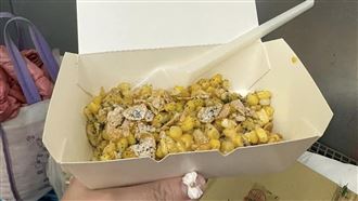 玉米瀑布,玉米起司,士林夜市（圖／翻攝自爆怨公社）