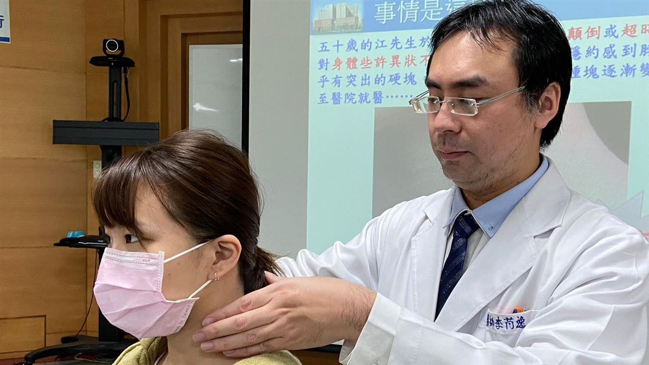 壯男脖子「腫一丸」拖1年　就醫已罹癌4期