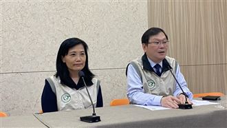 疾管署副署長由感染管制及生物安全組組長曾淑慧（左）升任。（圖／記者簡浩正攝影）