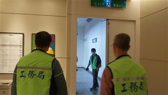 工務局進行場所檢查(圖/高雄市政府)