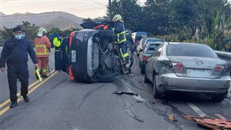 新北,平溪,靜安路,休旅車,翻覆