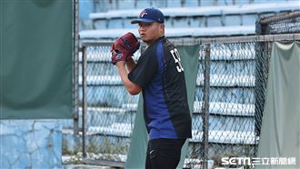 ▲世界棒球經典賽練球日，台灣隊投手胡智為牛棚練投。（圖／記者劉彥池攝影）