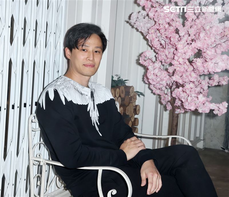 徐新洋三立新聞網專訪。（記者邱榮吉/攝影）