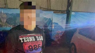 破壞淡海輕軌站體的39歲許姓男子。（圖／翻攝畫面）