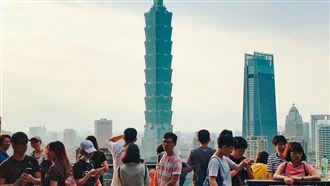 謝志樂滯留台灣一年，經常到象山爬山健身或騎Ubike逛市區。