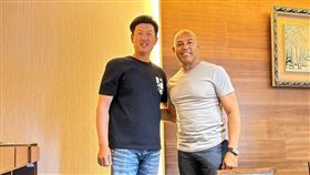 ▲王建民與李維拉台中相見歡。（圖／悍創運動行銷提供）