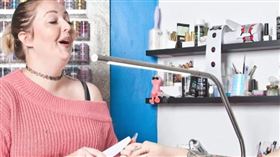 英國,懷孕,打嗝。(圖/翻攝自Caters Clips YOUTUBE)