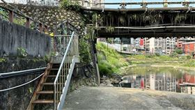 新店,竹林路,油車坑橋,屍體,詭異,新北市