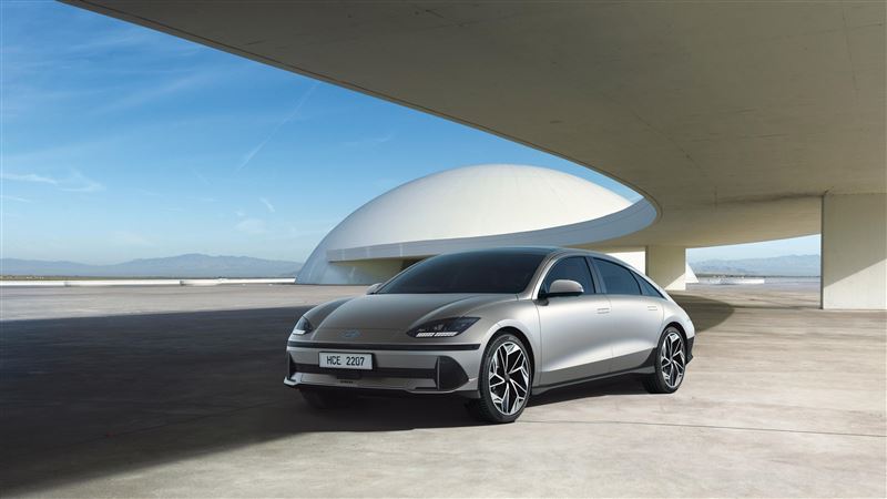 現代首輛純電跑車　支援超高速快充