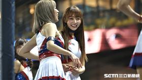 ▲世界棒球經典賽，啦啦隊女神林襄為台灣隊應援加油。（圖／記者劉彥池攝影）