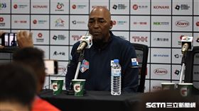 ▲世界棒球經典賽A組預賽，巴拿馬隊總教練歐提茲（Luis Ortiz）出席賽後記者會。（圖／記者劉彥池攝影）