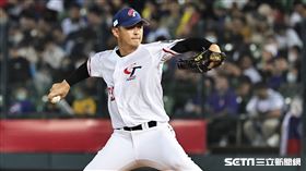 ▲世界棒球經典賽A組預賽，台灣隊投手吳哲源2局挨3安失1分。（圖／記者劉彥池攝影）