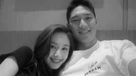 ▲女星王子文在2021年戀綜中與男嘉賓吳永恩配對成功。（圖／翻攝自微博）