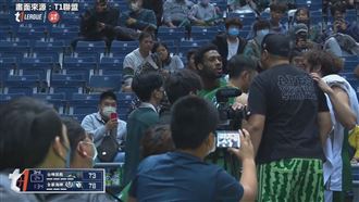 拉鋸間掀英熊內戰！大勝與哈孝遠爆發口角