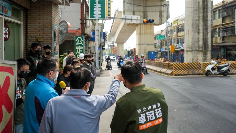 三鶯捷運周邊成交通夢魘　卓冠廷會勘提