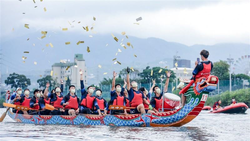拚了！唐寶寶組龍舟隊　目標6月出國比賽