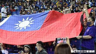 台灣隊加油！英超球星突比1手勢球迷驚喜