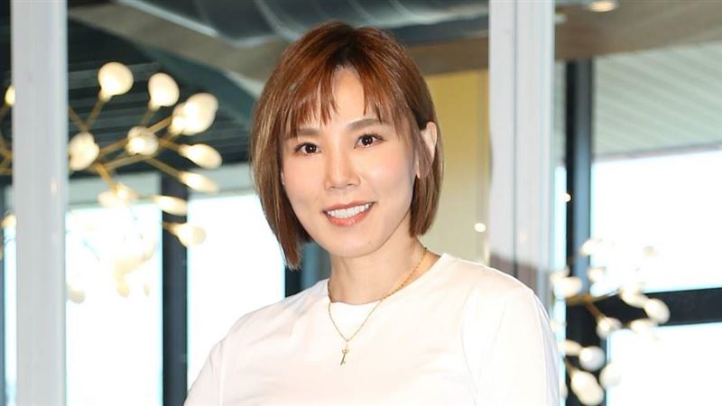 李佳薇分手首露面　遭劈腿「一原因」哽咽