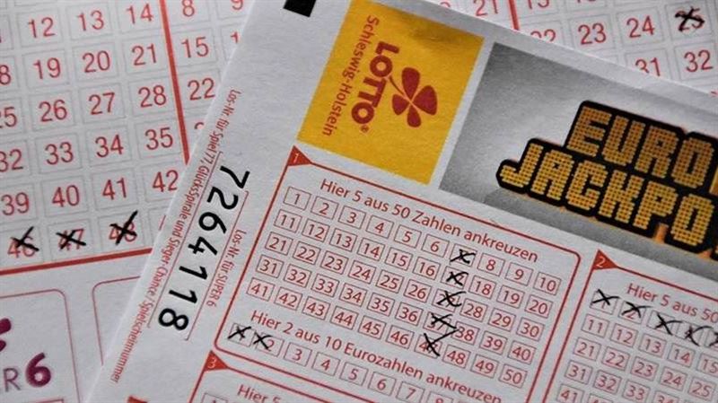 以為刮刮樂沒中丟掉　隔天撿起頭獎3千萬