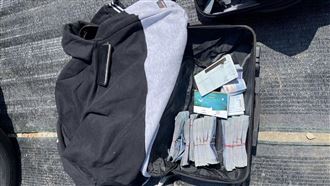 開車自撞駕駛竟消失　車內竟發現這個