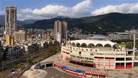 棒球場已不再是「房價地雷」，五都球場周遭的房價都比行政區均價來得高！(圖/永慶房屋)