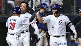 ▲世界棒球經典賽A組預賽義大利對台灣，吉力吉撈·鞏冠敲出3分彈，幫助台灣隊擴大領先差距。（圖／記者劉彥池攝影）