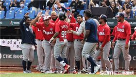 ▲世界棒球經典賽巴拿馬對義大利，2局上拉莫斯 (Jose Ramos）擊出陽春砲，巴拿馬先馳得點。（圖／記者劉彥池攝影）