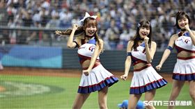 ▲經典女孩林襄、孟潔、籃籃帶領球迷應援。（圖／記者劉彥池攝影）