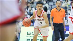 ▲林恩宇太興奮差點抽筋提前下場，仍繳21分7籃板6助攻，率光復高中闖進冠軍戰。（圖／HBL提供）